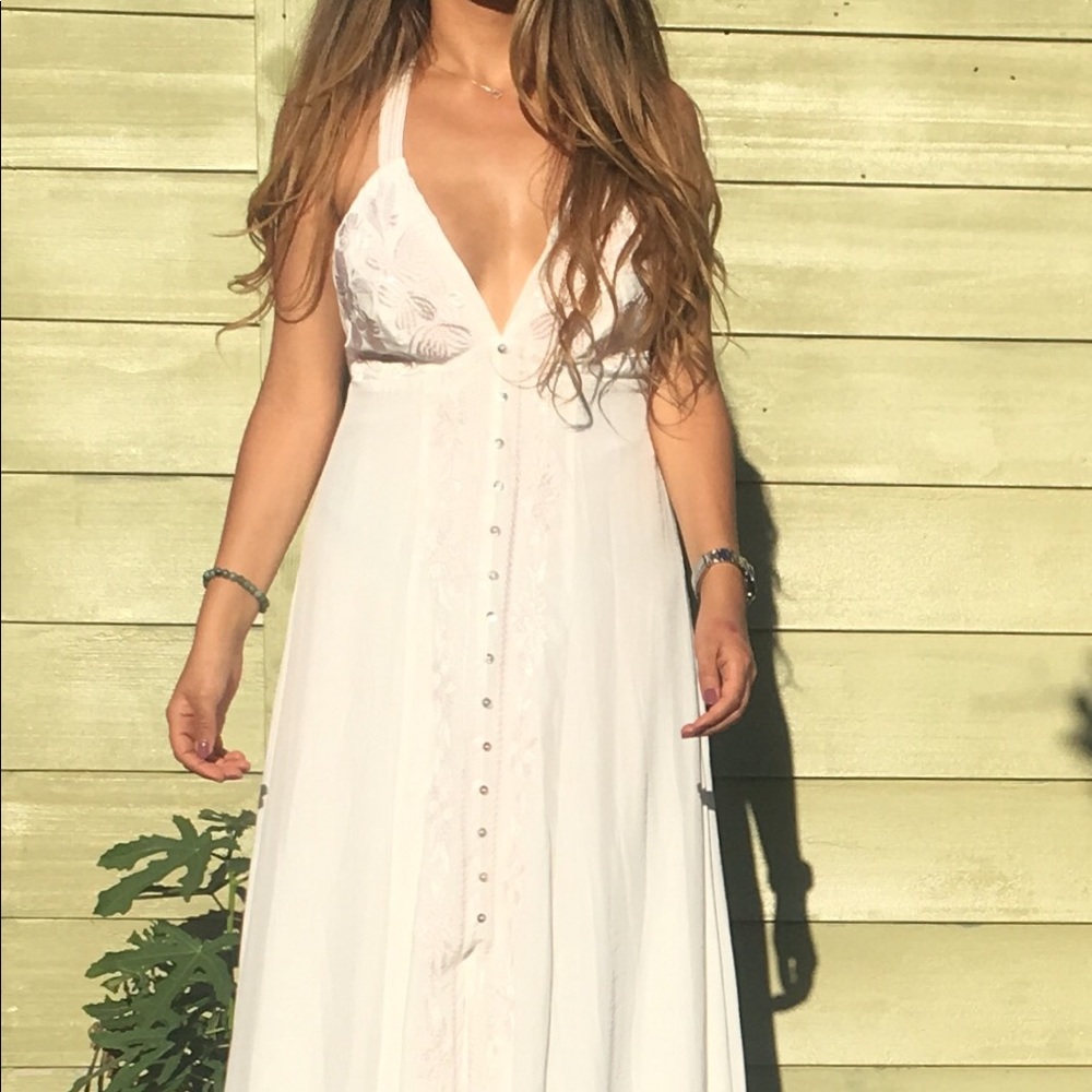 Sultry low cut open back dress (BRAND NEW)